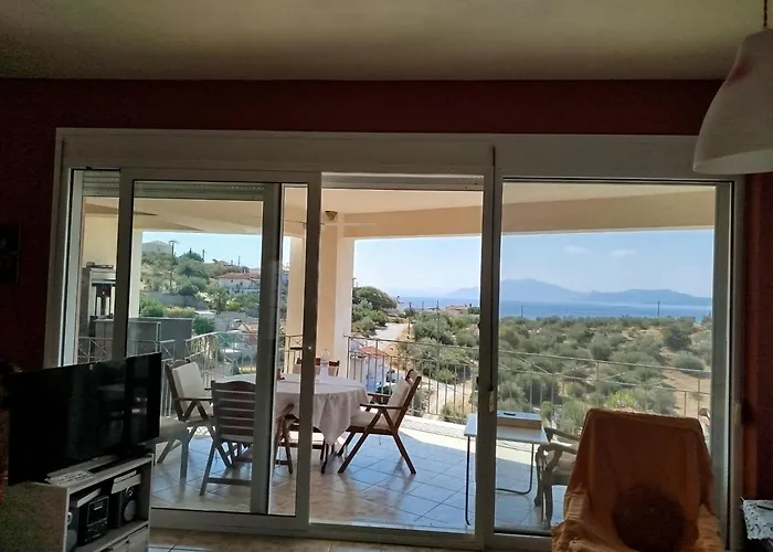 Case de vacanță Μονοκατοικία Με Υπέροχη Θέα Marathos (Thessaly)